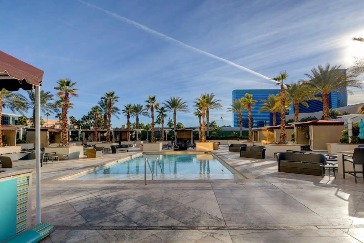 Mgm Signature-33-709 F1 Track & Strip View Balcony Las Vegas Bagian luar foto