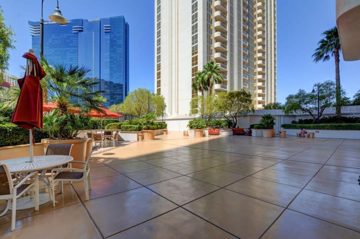 Mgm Signature-33-709 F1 Track & Strip View Balcony Las Vegas Bagian luar foto